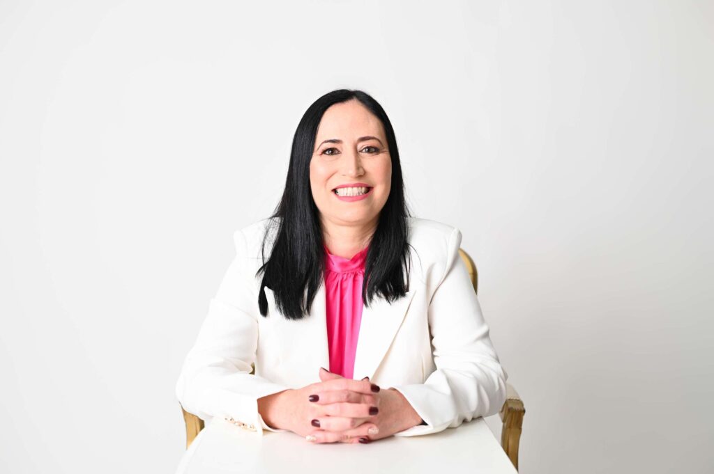 Dra. Claudia Regina Ribeiro Talaga, ginecologista e obstetra